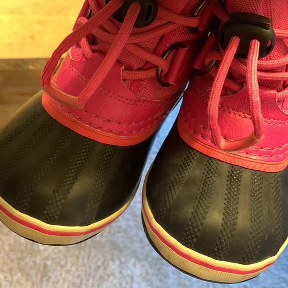 Sorel waterproof snow boots (sz9) - Picture 7 of 7